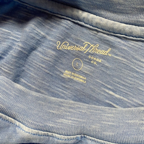 Universal Thread T-shirt - Picture 2 of 3